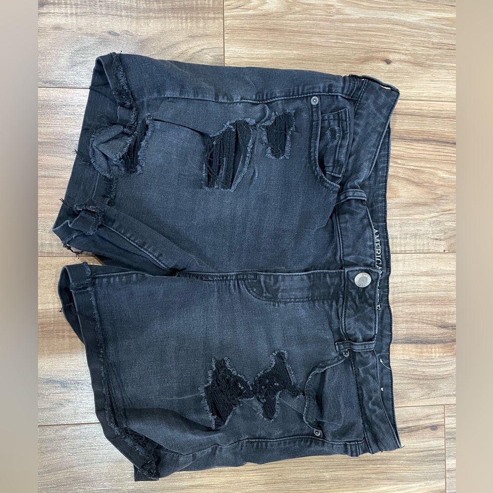 American Eagle Distressed midi short - black Demi’s size 16